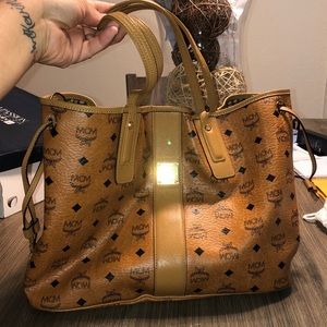 MCM TOTE